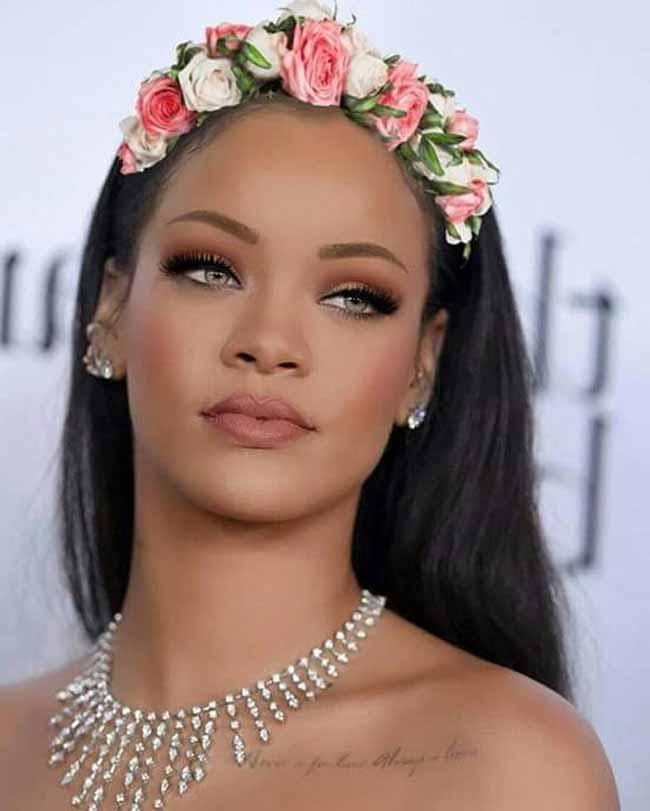 Style de star de Rihanna Cheveux longs arrachés au fer