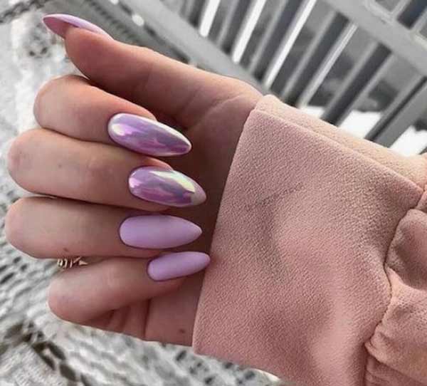 Frotter dans les tons lilas design des ongles