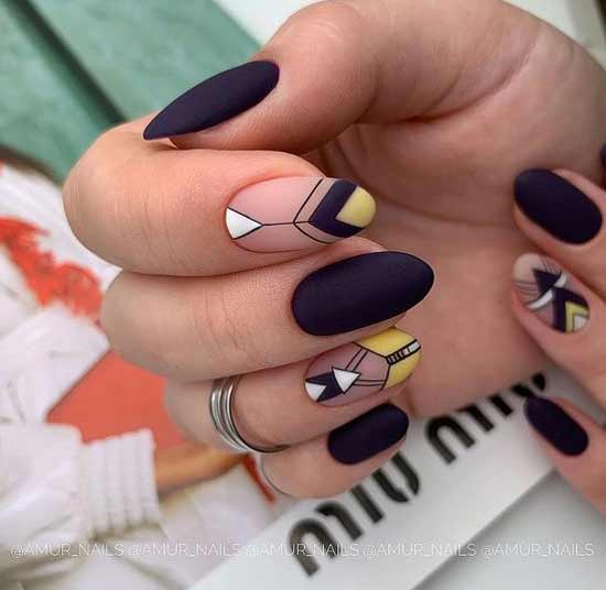 Mat avec triangle sur les ongles