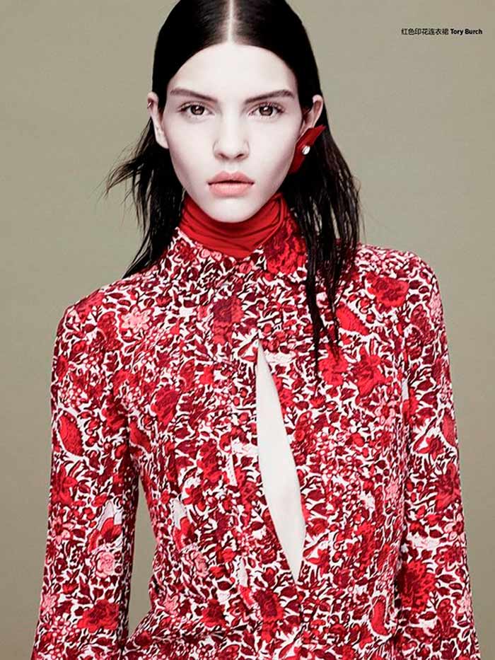 Modèle russe Katya Bogucharskaya dans la publicité beauté