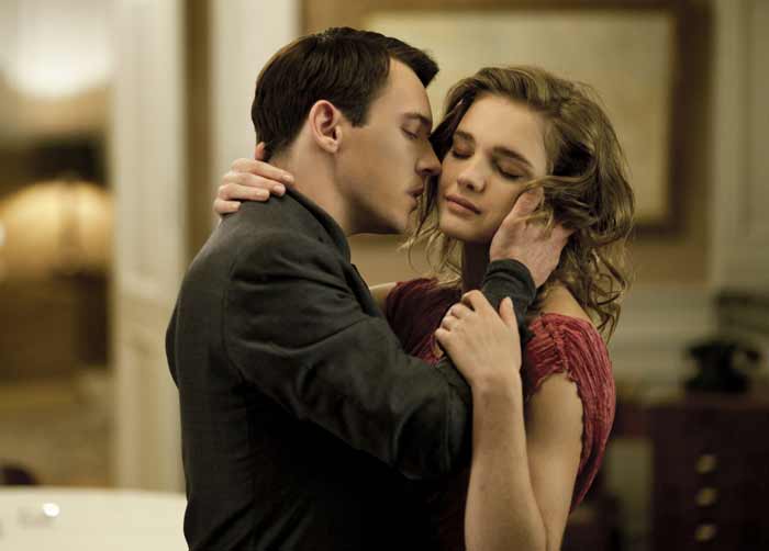 Les scientifiques ont prouvé que tomber amoureux se produit après 4 dates