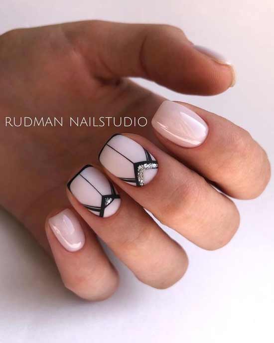 Français sur deux ongles courts