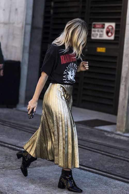 Jupe dorée sur blonde