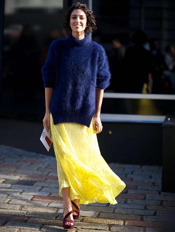 Jupe jaune + pull bleu