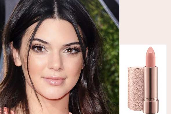 Choisir le parfait rouge à lèvres nude