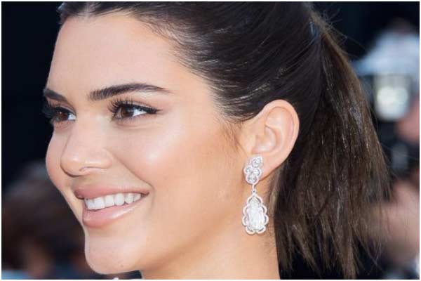 Kendall Jenner - look rétro 2026