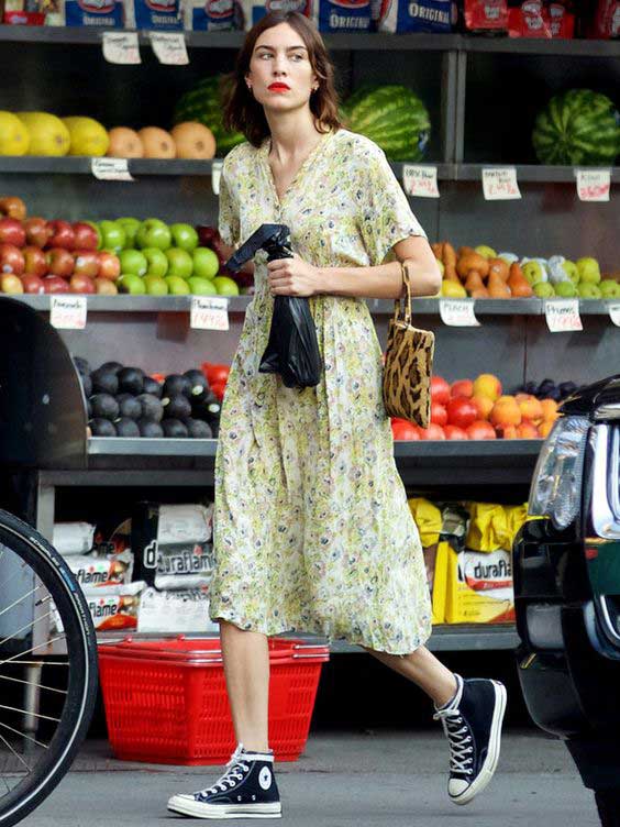 Robe avec des baskets