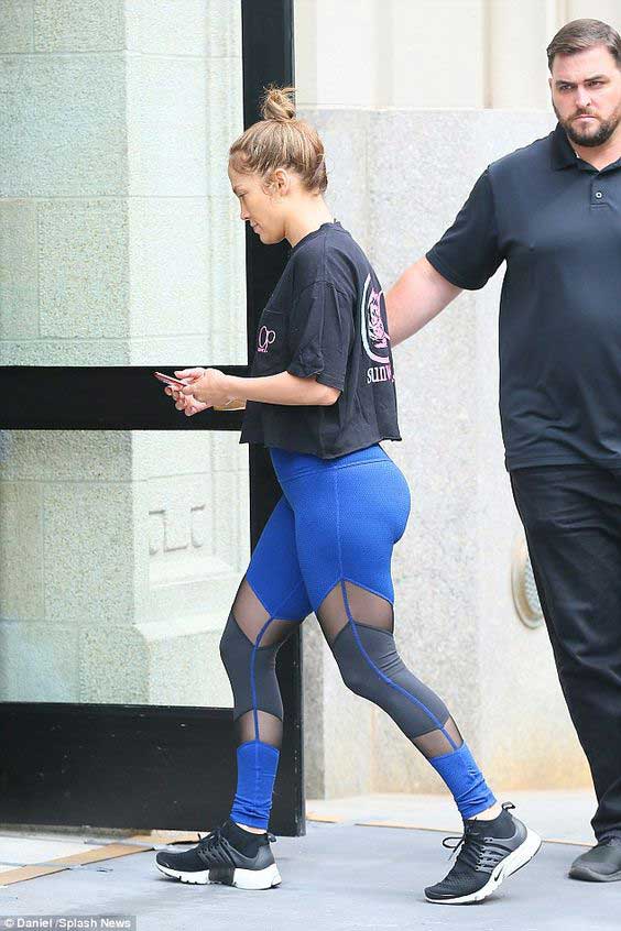 Leggings bleus avec t-shirt noir