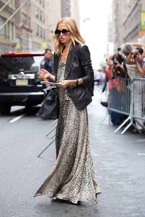 Robe à imprimé léopard avec veste motard noire