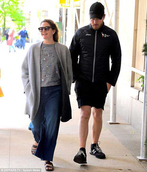 Drew Barrymore en jean large