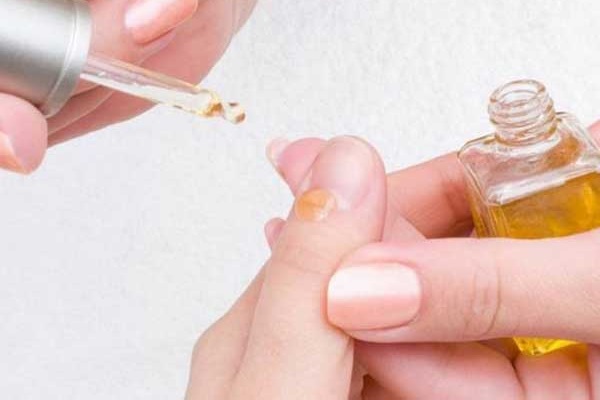 Comment faire de l'huile à cuticules à la maison