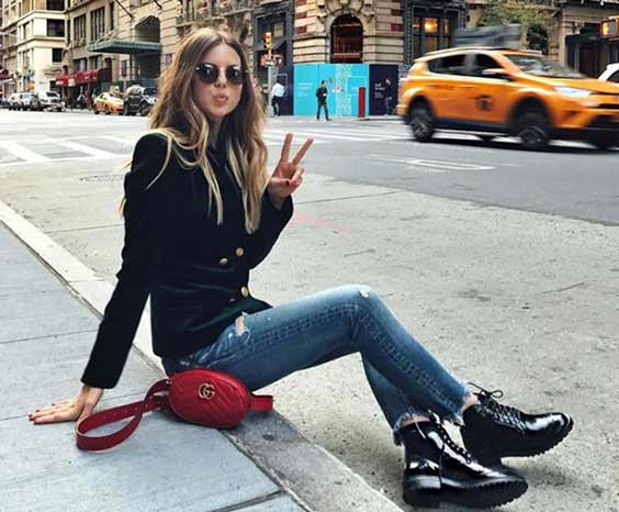 Comment porter un sac banane : le mini hit de l'automne 2026