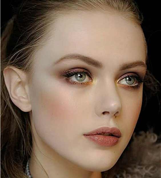 Sourcils et maquillage tendance