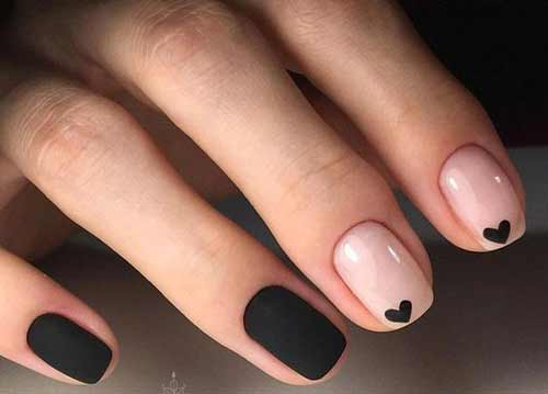 Petits coeurs sur les ongles