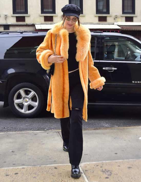 Manteau de fourrure orange