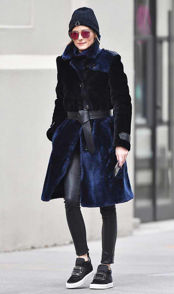 Manteau de fourrure avec une ceinture