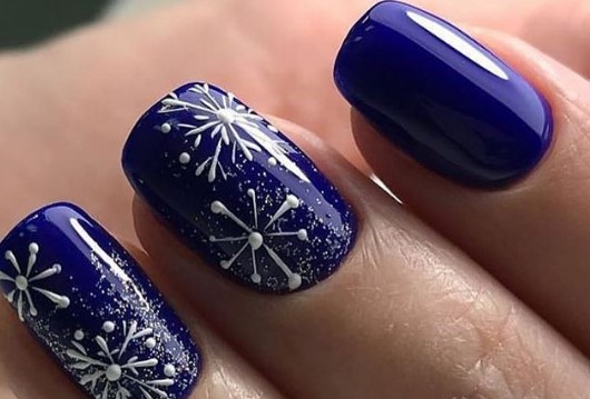 Conception des ongles du nouvel an 2026