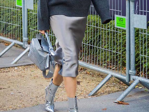 Images élégantes avec une jupe crayon