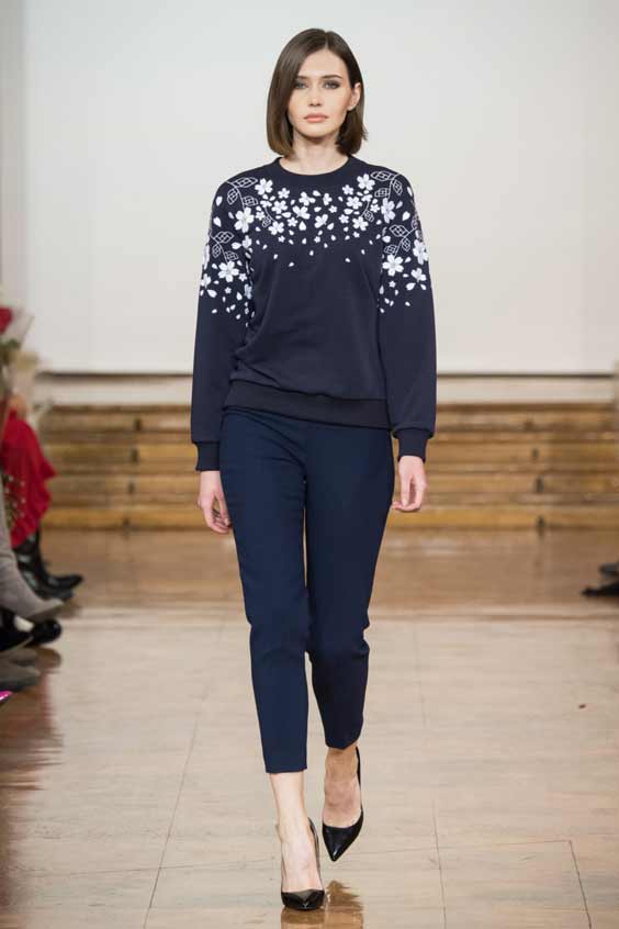 Pantalon classique avec sweat ton sur ton