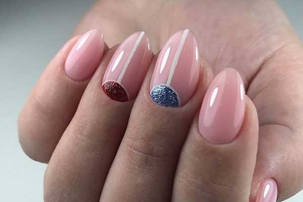 Élégant, à la mode, jeune : manucure géométrique