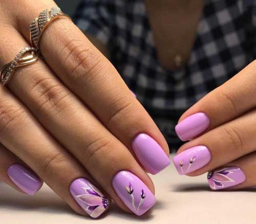 Belle manucure violette