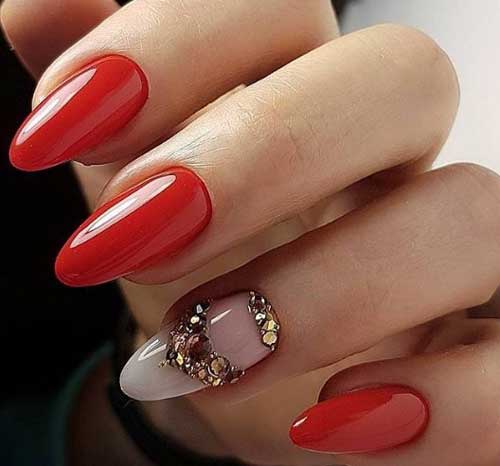 Le rouge est une belle manucure