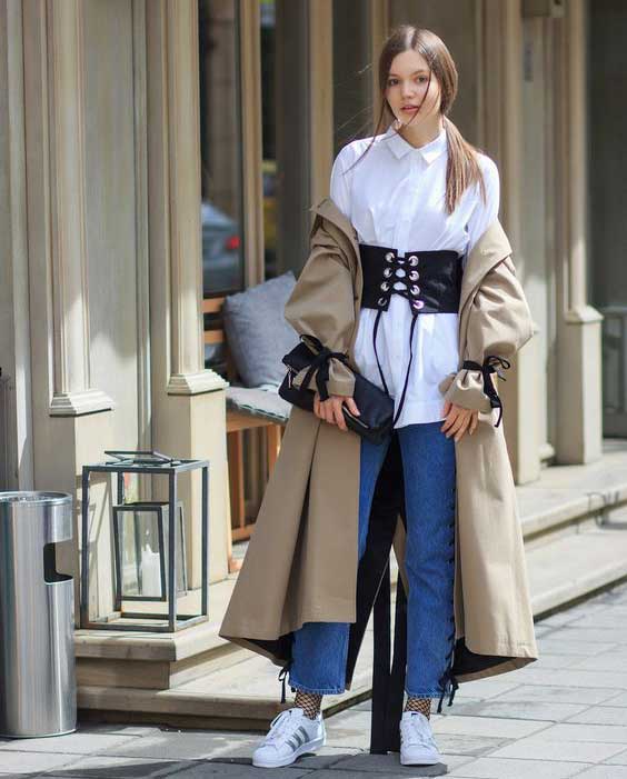 Toujours à la mode et stylé : comment porter un trench beige et avoir l'air cher