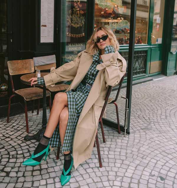 A la manière des vrais parisiens : 7 basiques dont vous avez besoin - des escarpins lumineux