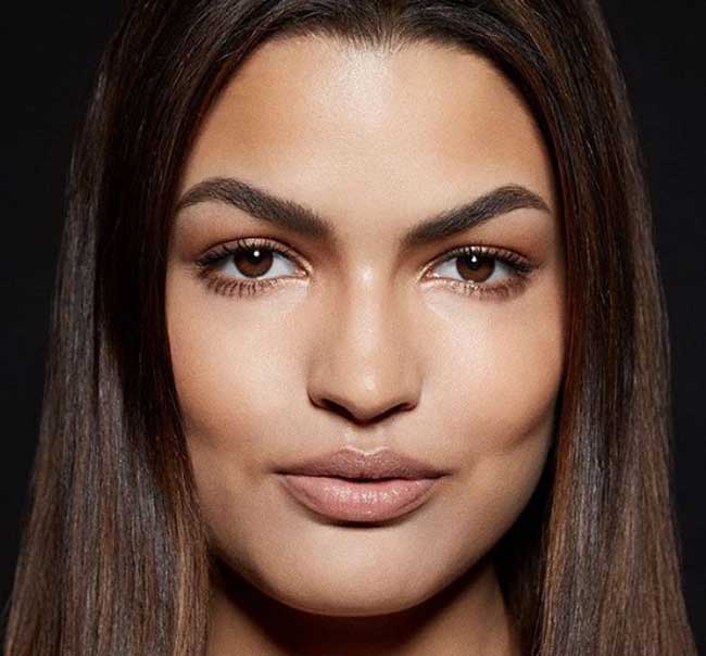 Exemple de forme de sourcil incorrecte