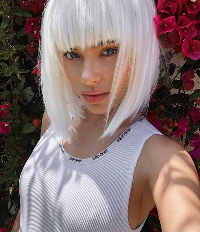 Très cool! Poupée : Elena Temnikova blonde avec une frange droite