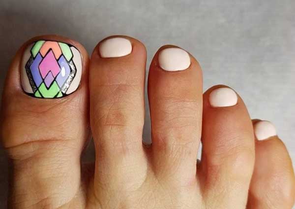 Pédicure à motifs crémeux 2026