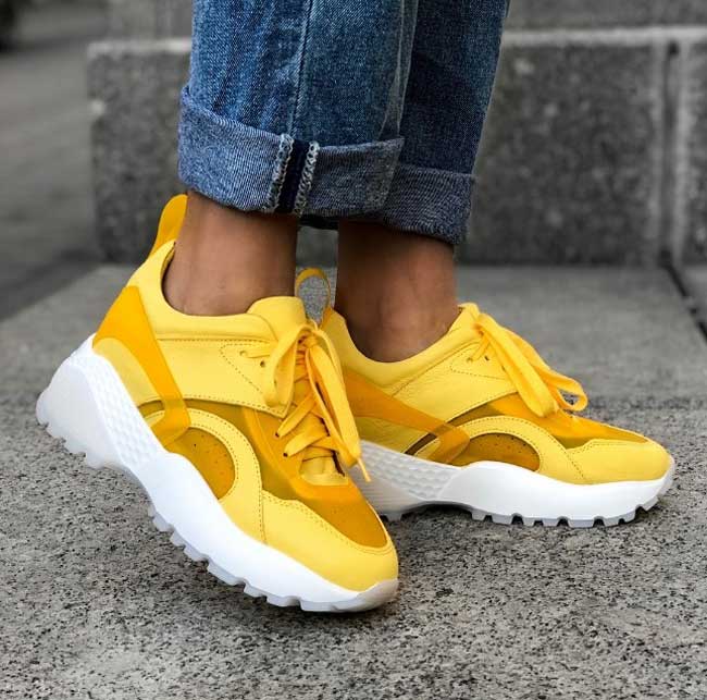 Baskets jaunes à semelle épaisse