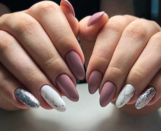 Marbre blanc et paillettes