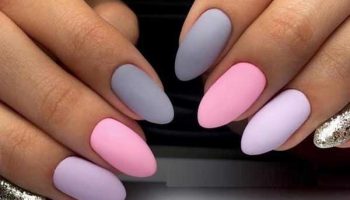 Teintes pastel tendance pour les ongles d'été