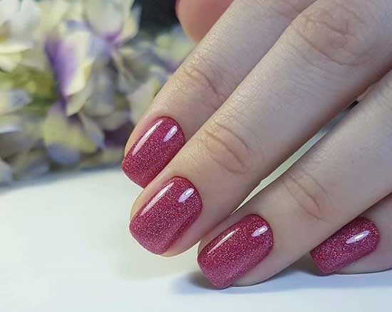 Manucure pailletée framboise