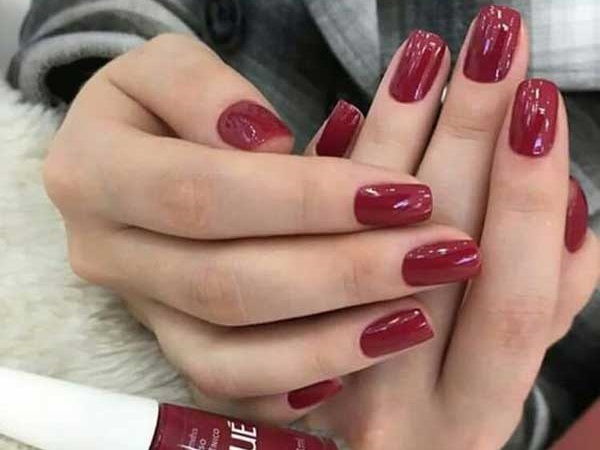 Sécher rapidement le vernis à ongles : 5 conseils pour les femmes