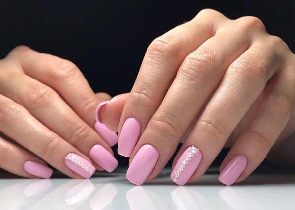 Vernis rose comment assortir la couleur du vernis aux vêtements