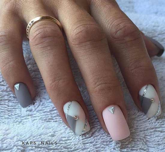 Manucure grise + rose + géométrie