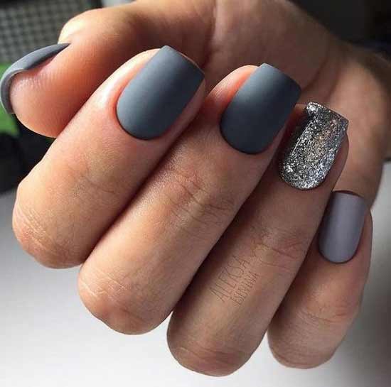 Carré forme manucure gris, décor argent