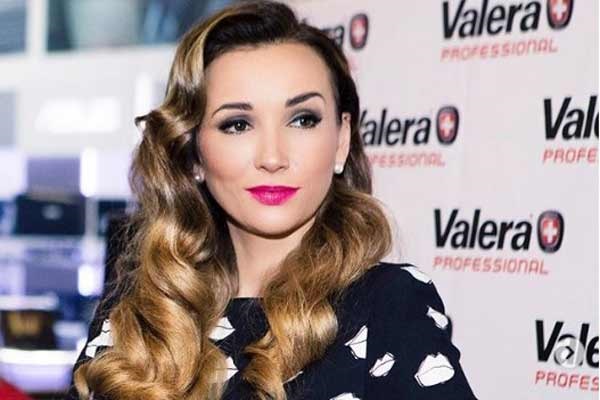 Coupe de cheveux et coloration Anfisa Tchekhova