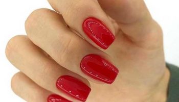 Elégant et original : des idées de manucure avec du vernis rouge
