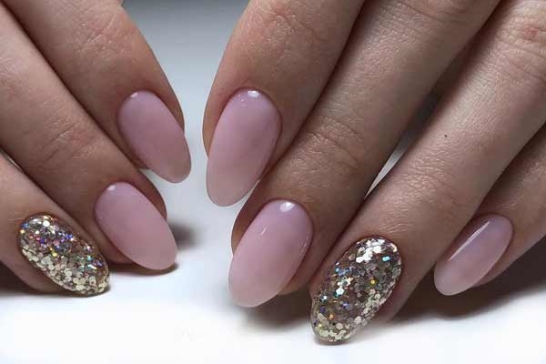 Sélection d'idées de manucure du Nouvel An 2026