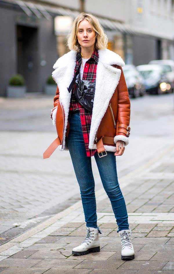 Manteau oversize en peau de mouton à la mode