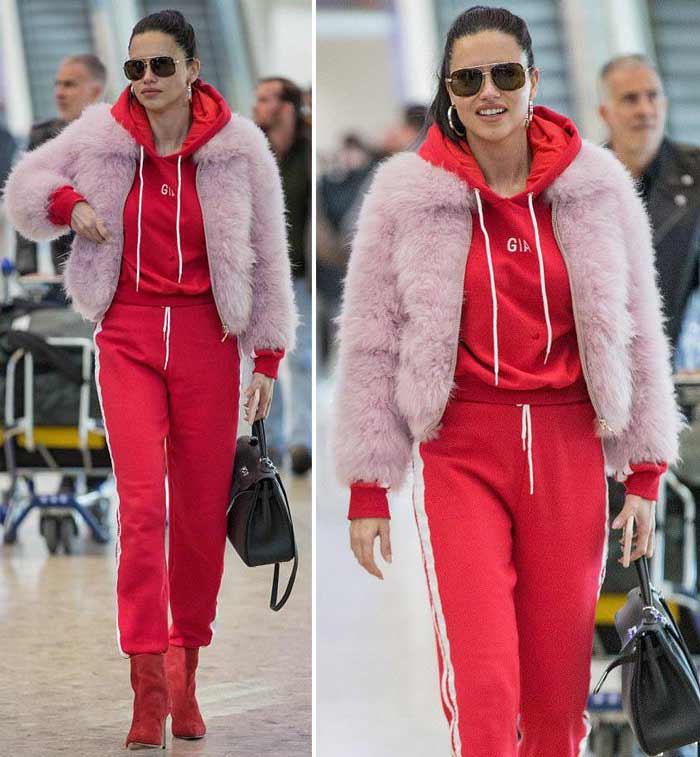 Combinaison à capuche avec d'autres vêtements