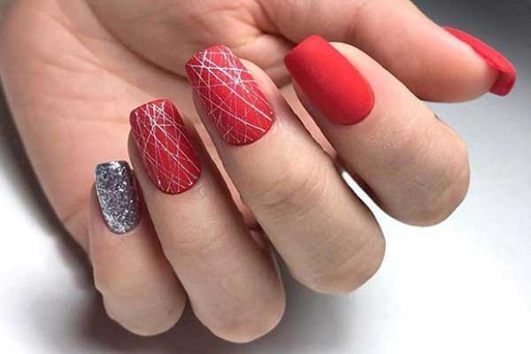 Conception de toile d'araignée sur fond rouge 2026