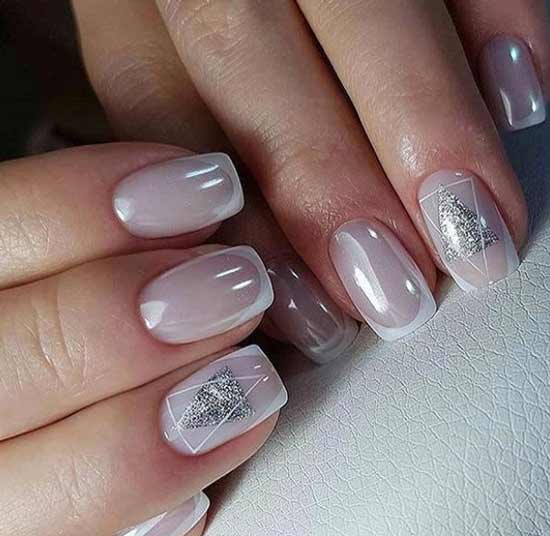 Veste blanche - la couleur de la manucure du Nouvel An