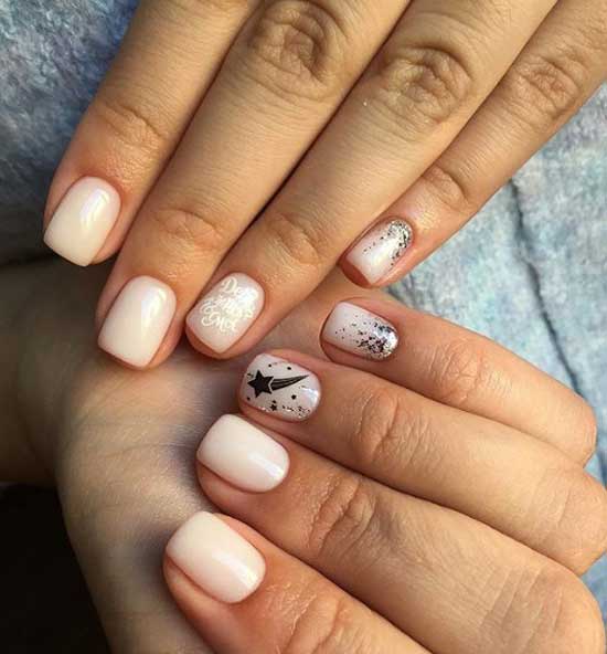 Conception d'ongles laiteux du nouvel an