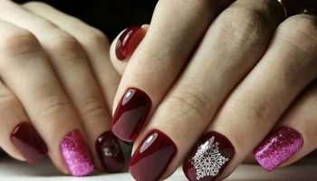 Beau flocon de neige sur les ongles