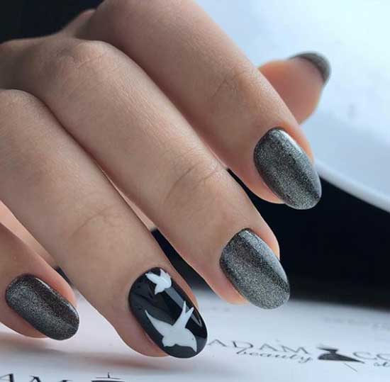 Couleur grise à la mode en manucure 2026