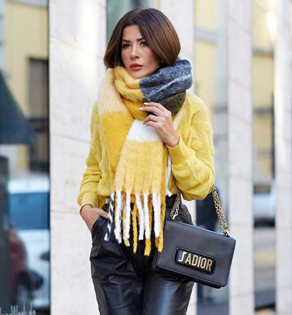 Pull mode 2026 avec pantalon en cuir